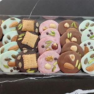 شکلات دست ساز خانگی اجیلی تهیه شده از بهترین مواد اولیه 