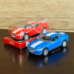 اسباب بازی ماشین فورد موستانگ GT قدرتی جعبه ای