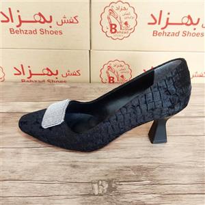 کفش راحتی مجلسی زنانه دخترانه سایز 37 تا 40 رنگ مشکی نگین دار پاشنه7 سانتی زیره رافیک رویه مخمل 