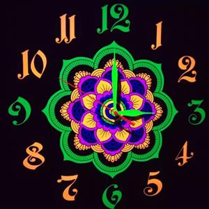 ساعت دیواری بلک لایت طرح کلاسیک سایز 50در50  blacklight