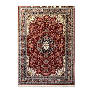 فرش ماشینی 700 شانه زمینه قرمز لاکی حاشیه کرم مدل شاهکار نوین کد YN-N083-2559