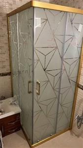 کابین دوش فریم‌دار طلایی کنج ریلی شیشه سکوریت ۶ میل لوتوس