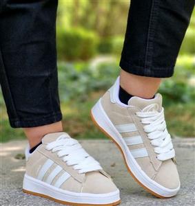 حراج  کفش کتونی اسپرت دخترانه و زنانه مدل کامپوس یه طرح جذاب رنگ کرم سفید با ارسال رایگان