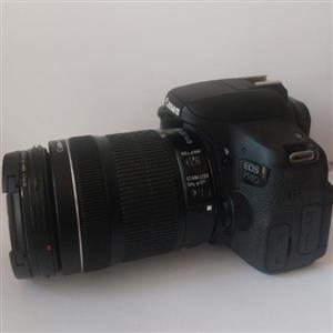 دوربین دست دوم Canon EOS 750D Kit 18-135mm F3.5-5.6 IS STM (18000 شات)