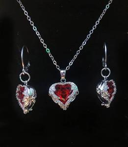 هدیه زیبا برای عشقتون نیم ست قلب سوارسکی همراه جعبه رایگان