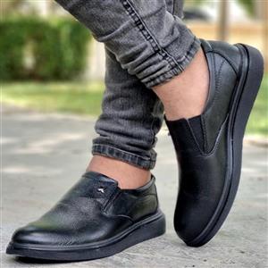 حراج ویژه کفش اداری مجلسی مردانه چرم طبیعی تبریز مدل رویه خط دار و شیک رنگ مشکی تمام جذاب و خاص با ارسال رایگان