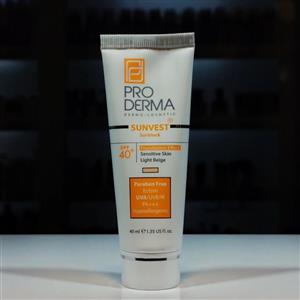 ضد آفتاب کرم پودری بژ روشن Proderma پرودرما مدل SPF40 پوست حساس