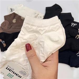 جوراب زنانه مدل قلبی و پاپیون 40010