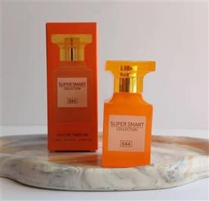 عطر خوشبو تام فورد بیتر پیچ وارداتی با راحیه شیک و با طبع ملابم و چوبی و با ماندگاری بسیار طولانی مدت  و  با پراکندگی عالی و حجم ۲۵ میل