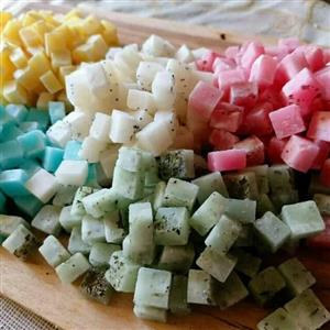 قند سفید نیشکر طعم بلوبری (۵۰۰ گرم)