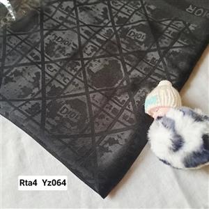 روسری ژاکارد نخ Rta4 Yz064  قواره 140 مشکی پتینه دیور