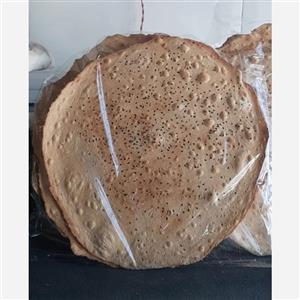 نان گندم خشک(گندم کامل با تزئین کنجد)