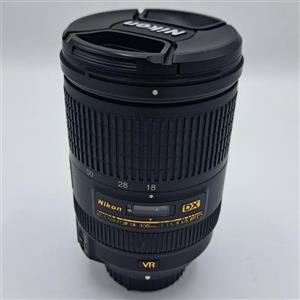 لنز نیکون دست دوم Nikon AF-S DX NIKKOR 18-300mm f\/3.5-6.3G ED VR(جعبه دارد)