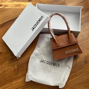 کیف دستی زنانه مدل jacquemus شیک و مینیمال