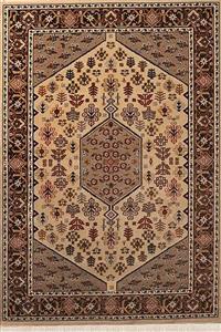 فرش ماشینی 320 شانه زمینه کرم حاشیه قهوه ای مدل ستاره کویر یزد کلکسیون شاهسون کد SH-B057-8818