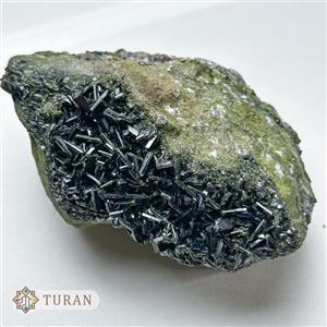 سنگ راف اپیدوت طبیعی و کلکسیونی 920 گرم
