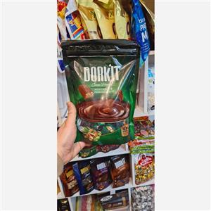 شکلات کاکائویی دورکیت با تکه های مغز پسته 450 گرم