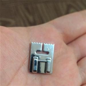 پایه رگه دوزی چرخ خیاطی ژانومه 802