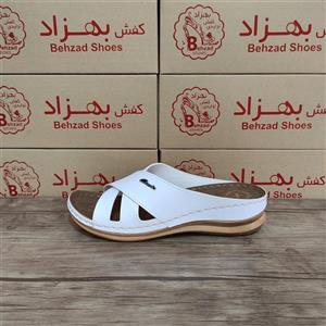 روفرشی دمپایی طبی زنانه دخترانه رنگ کرم روشن زیره پیو نرم لژ چهار و نیم سانتی دور دوخت رویه چرم مصنوعی سایز 37 تا 41 سبک