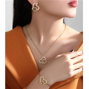 ست گردنبند و دستبند و گوشواره زنانه طرح قلب و حلقه فول نگین کاری شده ضد حساسیت و کاملا رنگ ثابت کد zmp