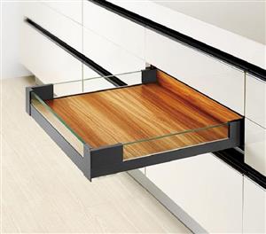 ریل بدنه دار اسلیم شیشه اینر 40 کیلوگرمی نوک مدادی با فرانت  شیشه ارتفاع 106 میلیمتر عمق 30 فانتونی کد B521