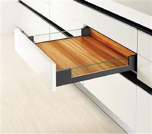 ریل بدنه دار اسلیم شیشه 40 کیلوگرمی نوک مدادی ارتفاع 106 میلیمتر عمق 50 فانتونی کد B505