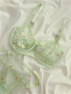 ست شورت و سوتین زنانه تور شیشه ای طرح گل بابونه رنگ سبز ماچا برند sevil