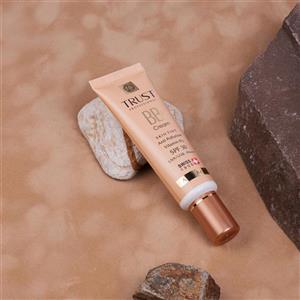 کرم پودر BB کرم پلاس تراست شماره ۳ (بژ تیره) (۲۰۲۴) ۳۰ میل 