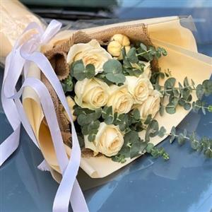 خرید آنلاین گل رز طلایی برای مراسم‌های سالگرد ازدواج از کجا انجام می‌شود؟