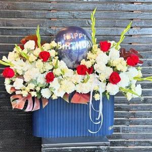 سفارش گل مناسب تبریک روز خیاط به مادر