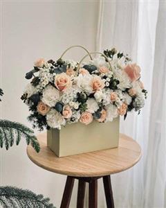 باکس گل تبریک برای مادر شوهر برای روز مادر