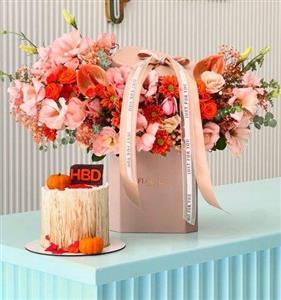 از کجا باکس گل و بادکنک برای جشن تولد آقا خریداری کنم؟