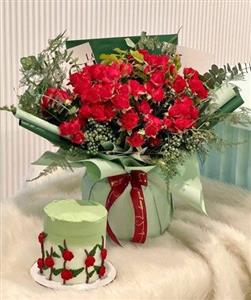 کدام گل‌فروشی بهترین سبد گل و کیک برای سالگرد ازدواج دارد؟