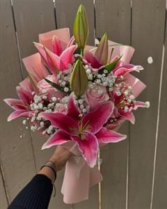 بهترین رنگ گل لیلیوم و اورینتال برای گل روز زن چیست؟