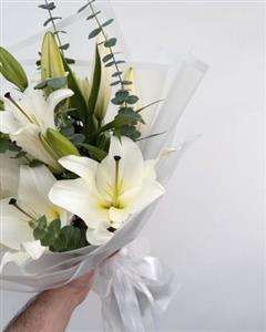 آیا گل لیلیوم و اورینتال برای مراسم تولد خانم‌ها مناسب است؟