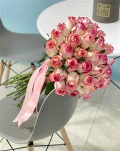 چطور می‌توانم گل رز ساقه بلند برای مراسم‌های ویژه به صورت آنلاین سفارش دهم؟