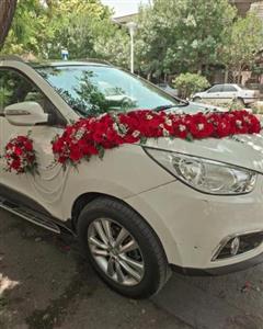 خرید گل تزیینی برای ماشین عروس با طرح کلاسیک چگونه انجام می‌شود؟