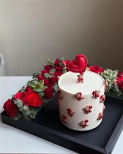 پک هدیه و کیک تولد با گل کرومی