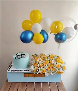 پک هدیه و کیک تولد با گل برای نوزاد