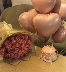 پک هدیه و کیک تولد با گل دختر 1 ساله