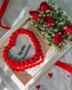پک هدیه و کیک تولد با گل برای کودک ۷ ساله
