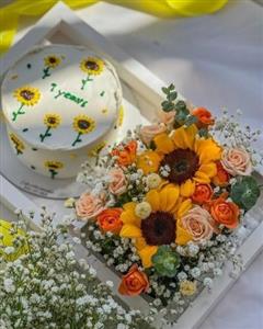 گل تولد و کیک برای ماه مهر