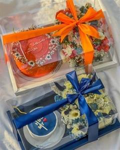 پک هدیه و کیک تولد با گل