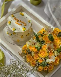 پک هدیه و کیک تولد با گل مناسب پسر 9 ساله