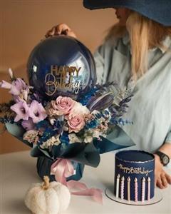 پک هدیه و کیک تولد با گل برای کودک 4 ساله