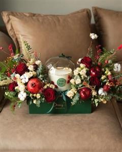 پک هدیه و کیک تولد با گل برای دختر 8 ساله