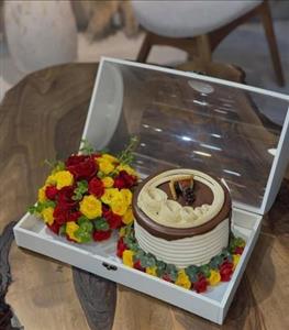 پک هدیه و کیک تولد با گل برای پسر 8 ساله