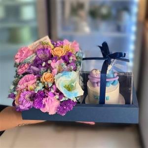 پک هدیه و کیک تولد با گل برای پسر بچه 6 ساله