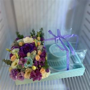 پک هدیه و کیک تولد با گل 50 سالگی