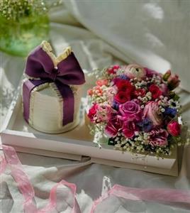 پک هدیه و کیک تولد با گل برای پسر 30 ساله